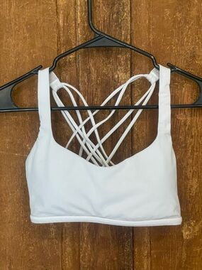 lululemon Free to be Wild Bra in White, size 8